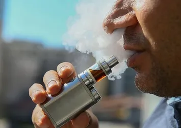 Elektronik sigaranın içerdiği aromalar bağımlılığı kolaylaştırıyor!