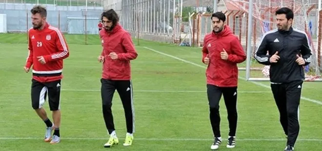 TFF 1. Lig’i şampiyonu Sivasspor 4 futbolcusuyla yollarını ayırdı