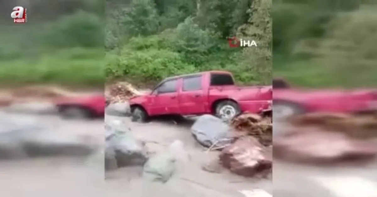 Rize'de 2 araç sel sularına kapıldı