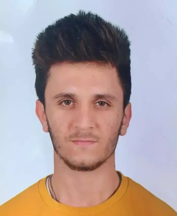 sevgilisini-oldurdu-olay-sonrasi-arkadasina-mesaj-attigi-ortaya-cikti-1739003613666.jpeg Hakan Günkan bıçaklı saldırıda hayatını kaybetti. (DHA)