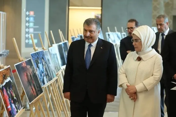 Emine Erdoğan sağlık çalışanlarıyla buluştu: Her şey değişse de bir şey baki kalıyor