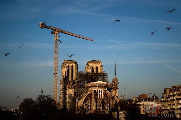 Dünya yangını canlı yayında izlemişti! Notre Dame Katedrali’nde büyük gizem ortaya çıktı