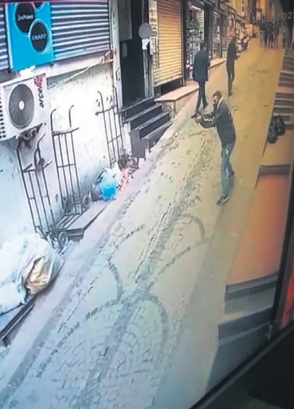 Son dakika: İstanbul'un göbeğinde dehşet! Pusu kurup yanlış adamı öldürdüler - 1