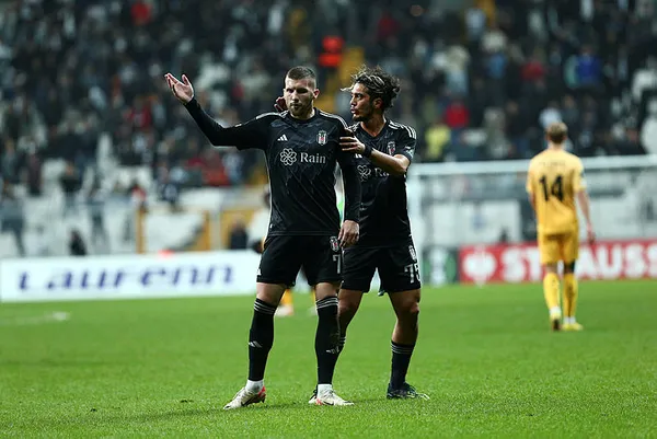 kara-kartal-evinde-dagildi-besiktas-1-2-bodo-glimt-mac-sonucu-1699559327644.jpg Kara Kartal evinde dağıldı! Beşiktaş 1-2 Bodo Glimt (MAÇ SONUCU)