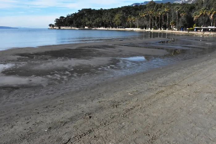 Muğla'da tedirgin eden görüntü: Deniz suyu 20 metre çekildi! Açıklama geldi - 1