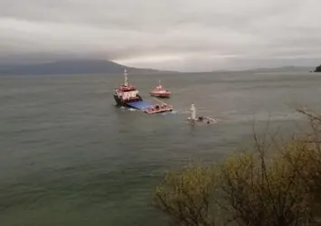 Marmara Adası'nda yük gemisi karaya oturdu
