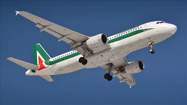 Ekonomik kriz İtalya'yı da vurdu! Alitalia son uçuşunu yaptı - 2