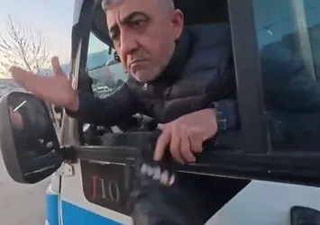 Taksiciyle motosikletli kavgaya tutuştu