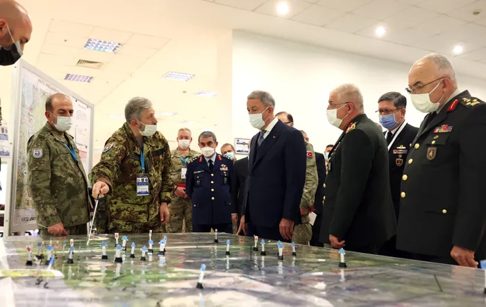 Milli Savunma Bakanı Hulusi Akar: Türkiye, NATO ve Avrupa’nın sınırlarını korumak için ne gerekiyorsa yapıyor