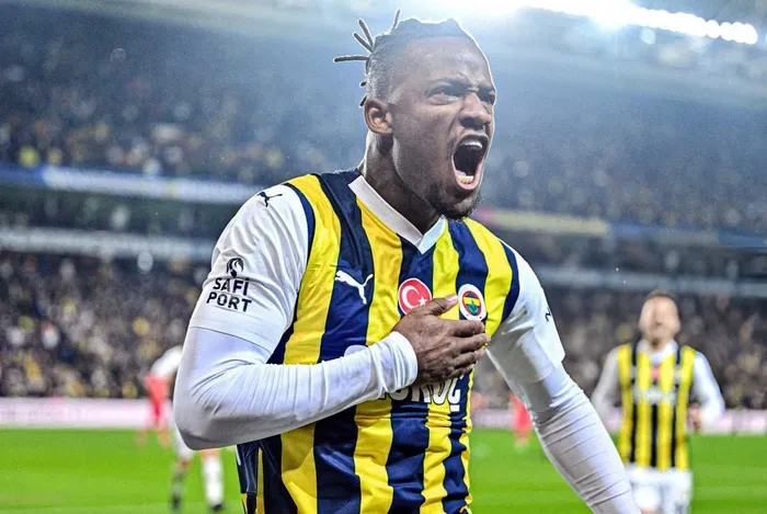 1719823300544.jpg Batshuayi Aslan olmak için İstanbul'da! Yıldız oyuncu Galatasaray'a imza atacak... - 1