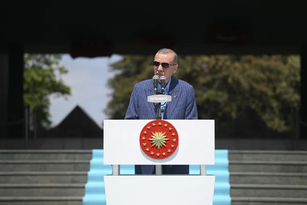 Başkan Recep Tayyip Erdoğan’dan Menderes’in kabrine ziyaret: Ülkemizle ilgili karanlık hevesler başarıya ulaşamadı