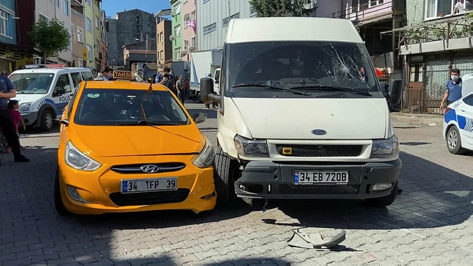 Şişli'de dehşet anları! Yol verme kavgası kanlı bitti