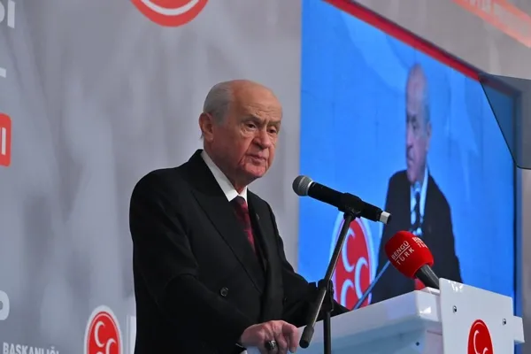 mhp-genel-baskani-devlet-bahceliden-kilicdarogluna-seccade-tepkisi-ayakkabi-ile-basana-hosgoruyle-bakilamaz-1681766776621.jpg MHP Genel Başkanı Devlet Bahçeli'den Kılıçdaroğlu'na seccade tepkisi: Ayakkabı ile basana hoşgörüyle bakılamaz - 5