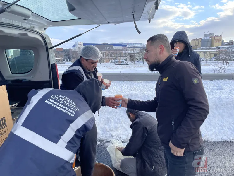 Gaziantep'te son durum nasıl? Yol temizleme çalışmalarından yeni görüntüler 25