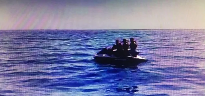 ’İzmir Jandarması’ndan flaş operasyon! FETÖ’cüler jet ski ile kaçmaya çalıştı, adaya ulaşamadan yakalandı