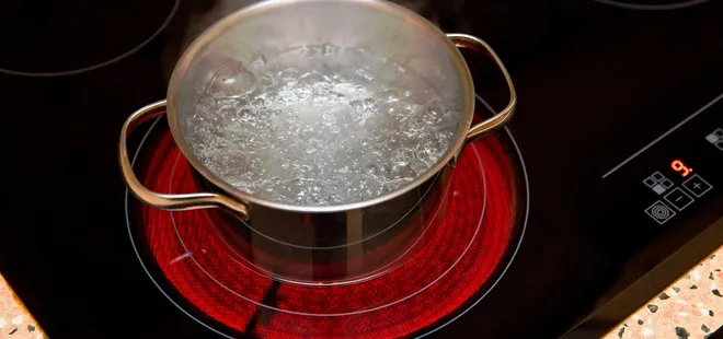 Çelik tencerenize sürün! Bu yöntemle artık dibi tutmayacak