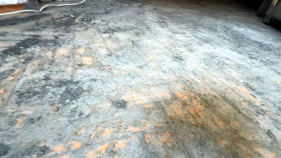 Komşu inşaattan gelen beton kabusu! Duvar delindi, salon kullanılamaz hale geldi - 4