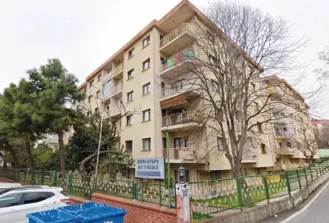 uskudarda-kiracisinin-evden-cikmasini-isteyen-ev-sahibi-dehset-sacti-seni-oldururum-evi-bosaltin-1657001812212.jpg Üsküdar’da kiracısının evden çıkmasını isteyen ev sahibi dehşet saçtı! ‘Seni öldürürüm, evi boşaltın’ - 1