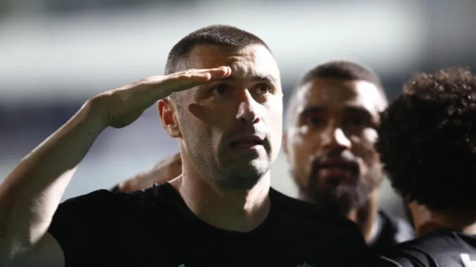 Beşiktaş'ta şoke eden Burak Yılmaz iddiası! Karantina...