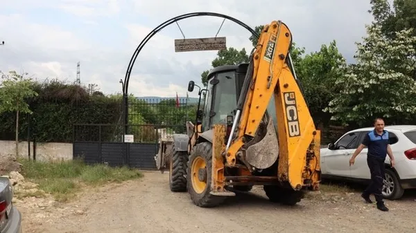 Şehit yakınına küfreden İYİ Partili Lütfü Türkkan'ın günah galerisi kabarık! - 13