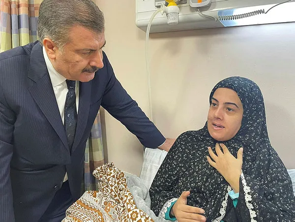 Gazze’ye yardım eli! Sağlık Bakanı Koca açıklama yaptı: 26 Gazzeli hasta ile 13 refakatçisi Türkiye’ye getirildi