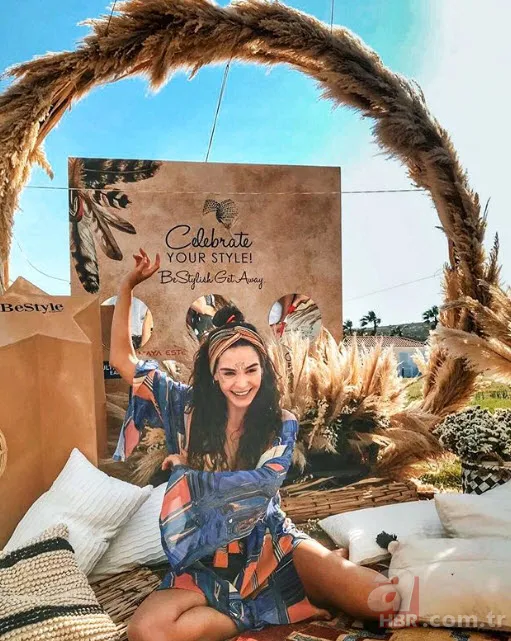 Hercai dizisinin Reyyan'ı Ebru Şahin ödül aldı! 14