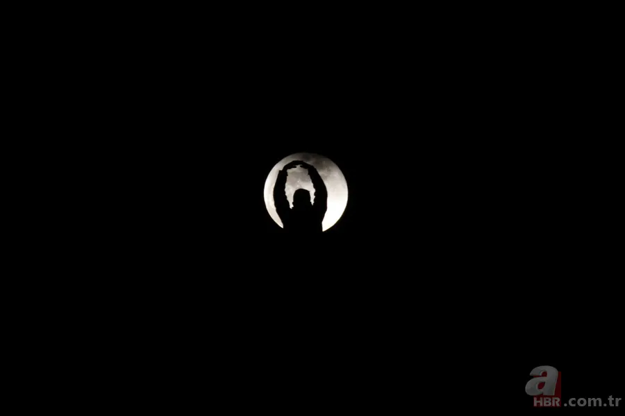 'Süper Kanlı Mavi Ay Tutulması' görsel şölen oluşturdu 17