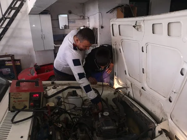 denizlideki-oto-tamircisi-gorenleri-hayrete-dusuruyor-1634989242418.jpg Denizli’deki oto tamircisi görenleri hayrete düşürüyor - 2