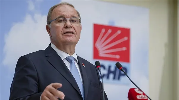 chp-sozcusu-faik-oztraktan-buyuk-gaf-ulkemizin-onundeki-en-onemli-sorun-genel-baskanimiz-1649861188953.jpg CHP Sözcüsü Faik Öztrak'tan büyük gaf: Ülkemizin önündeki en önemli sorun genel başkanımız - 1