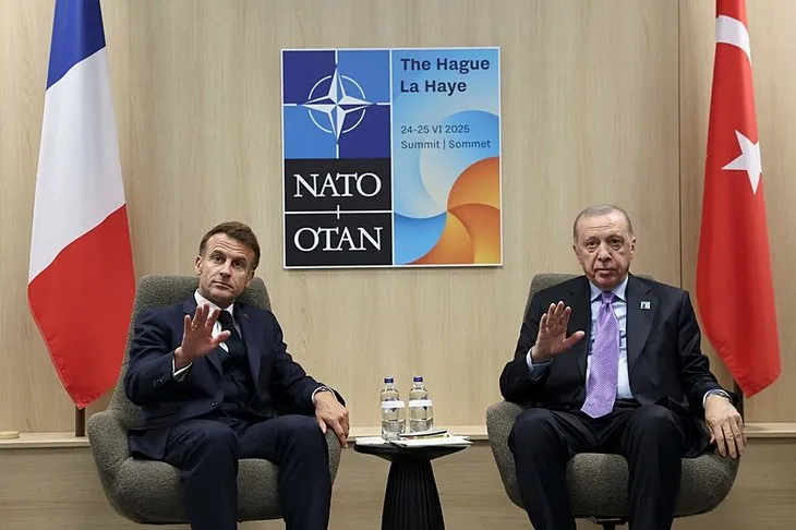Macron’un Başkan Erdoğan’la tokalaşması gündem oldu!