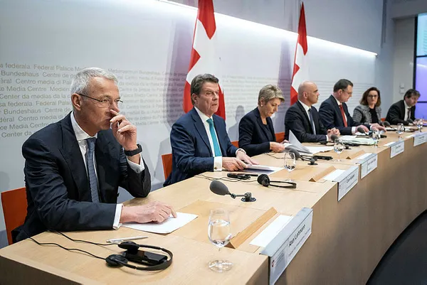 ubs-credit-suissei-satin-aliyor-1679261570703.jpg UBS iflasın eşiğindeki Credit Suisse'i satın alıyor - 3