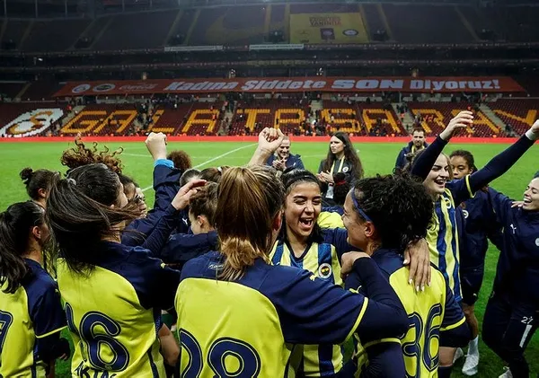 bu-sozler-olay-cikarir-fenerbahce-baskan-vekilli-erol-bilecik-cincona-6-atmistis-siz-7-attiniz-1638905853373.jpeg Derbinin ardından Fenerbahçeli yöneticiden Galatasaraylıları çıldırtan sözler - 1