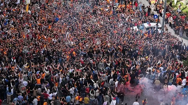 Galatasaray şampiyonluğu kutluyor!