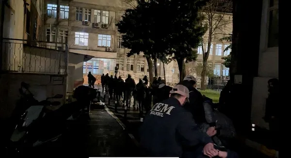 Kilise saldırısında yeni görüntüler ortaya çıktı! Kurbana kapıyı böyle açmışlar! Saldırıda dikkat çeken Balat detayı...