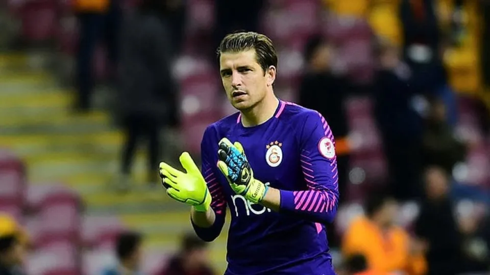 Muslera'nın yerine Carrasso