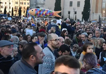 İtalya'da "Sardalyalar"dan büyük Roma mitingi