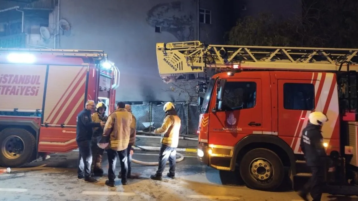 Boya kaporta dükkanında korkunç yangın! Araçlar küle döndü