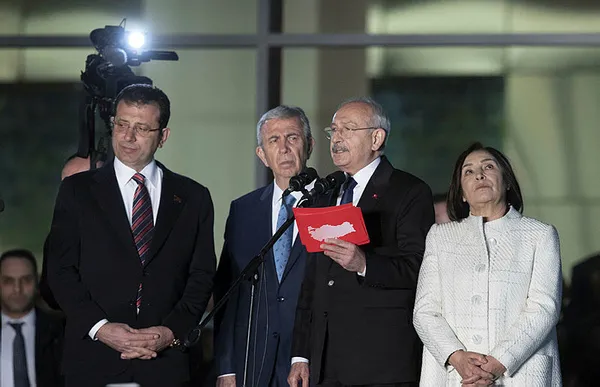 1678303639108.jpg Mahmut Övür'den seçim öncesi provokasyon uyarısı: Farklı aktörler devreye girecek sakin bir süreç olmayacak - 5