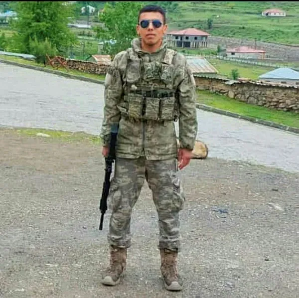 Türkiye şehitlerine ağlıyor! Kahraman vatan evlatları son yolculuğuna uğurlandı