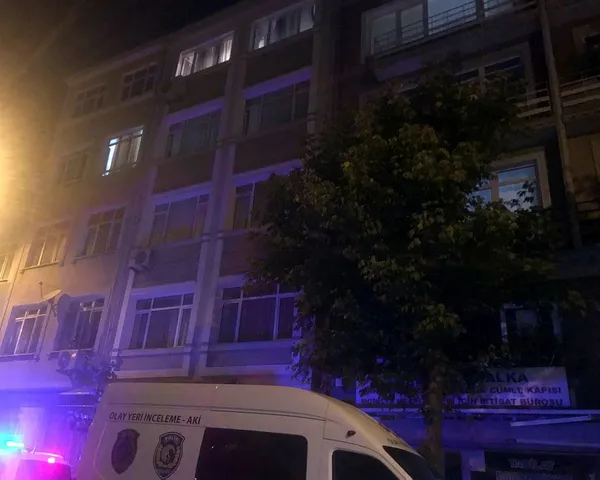 1657147420825.jpg Annesini boğazını ekmek bıçağıyla keserek öldürdü! İstanbul'da vahşet - 1