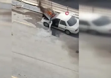 Erzurum'da araç bir anda alev aldı