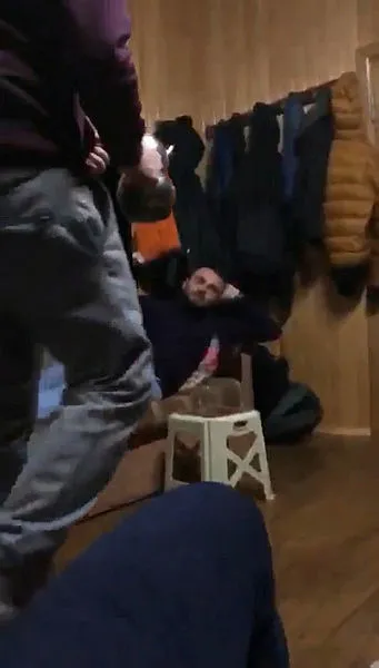 Rize'de demlik şakası yapan kuzenini plazma televizyonla kovaladı - 6