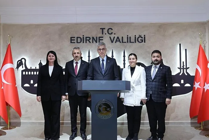 bakan-memisoglundan-randevu-sorunu-aciklamasi-iki-uc-ay-icinde-minimize-ederiz-1734192000657.jpeg Bakan Memişoğlu'ndan randevu sorunu açıklaması! "İki üç ay içinde minimize ederiz" - 2