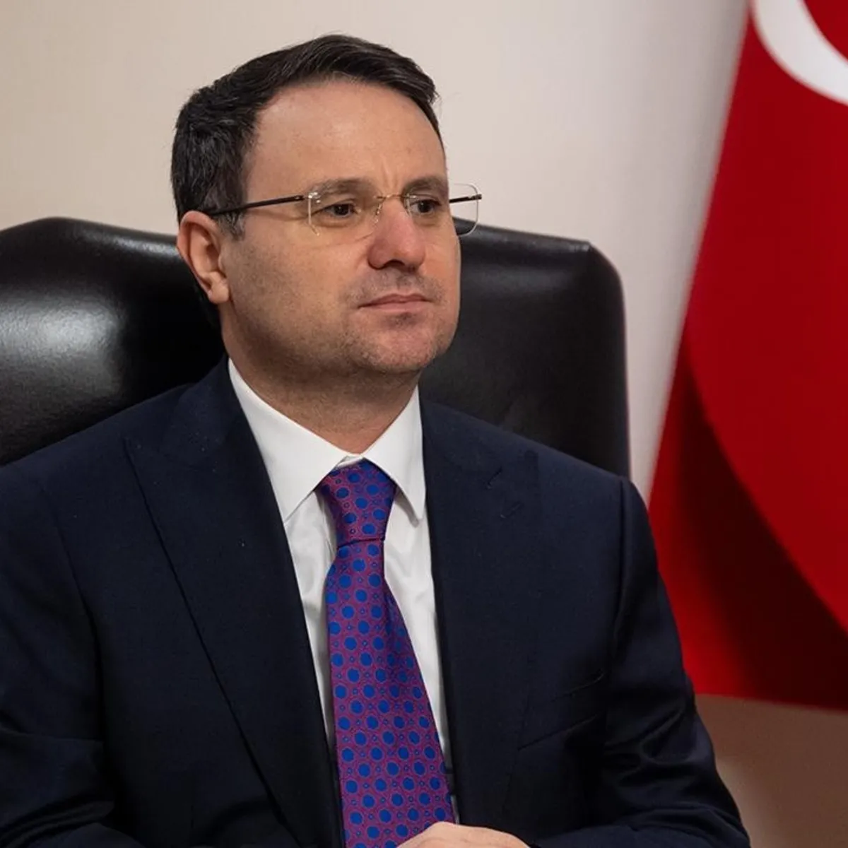 Bakan Gürlek kazandığı tazminatı Kızılay'a bağışladı