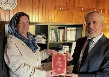Hazreti Muhammed’in hayatından etkilendi 80 yaşında Müslüman oldu