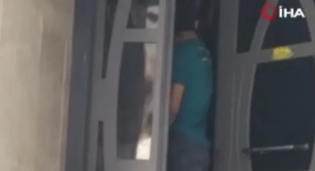 İstanbul'da şoke eden olay! “Üzerimde silah var” diyerek 3 kadının olduğu eve girdi - 2