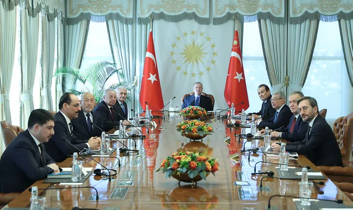 Son dakika: Başkan Erdoğan'ın Kovid-19 sonrası ilk mesai! Aksakallar Konseyi Heyetini kabul etti - 2