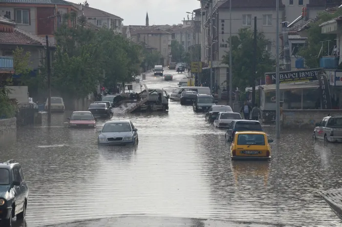 Meteoroloji hava durumu | İstanbul'da sağanak yağış başladı! Ne kadar sürecek? - 4