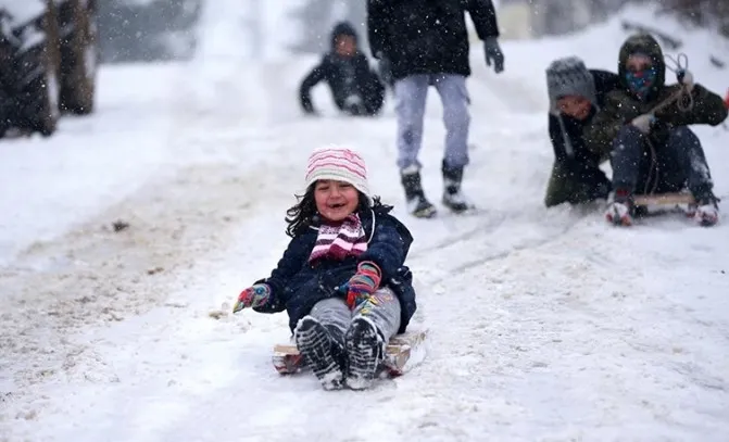 14-nisan-okullar-tatil-mi-valiliklerden-pes-pese-aciklamalar-iste-okullarin-tatil-edildigi-iller-1744574758384.jpg Fotoğraf-AA Arşiv