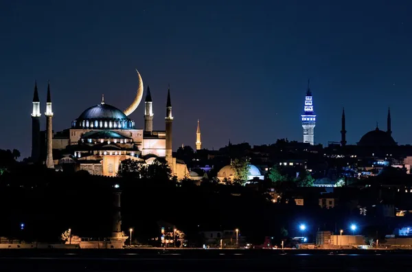 Ayasofya-i Kebir Camii’nde 88 yıl sonra ilk teravih namazı kılınacak!